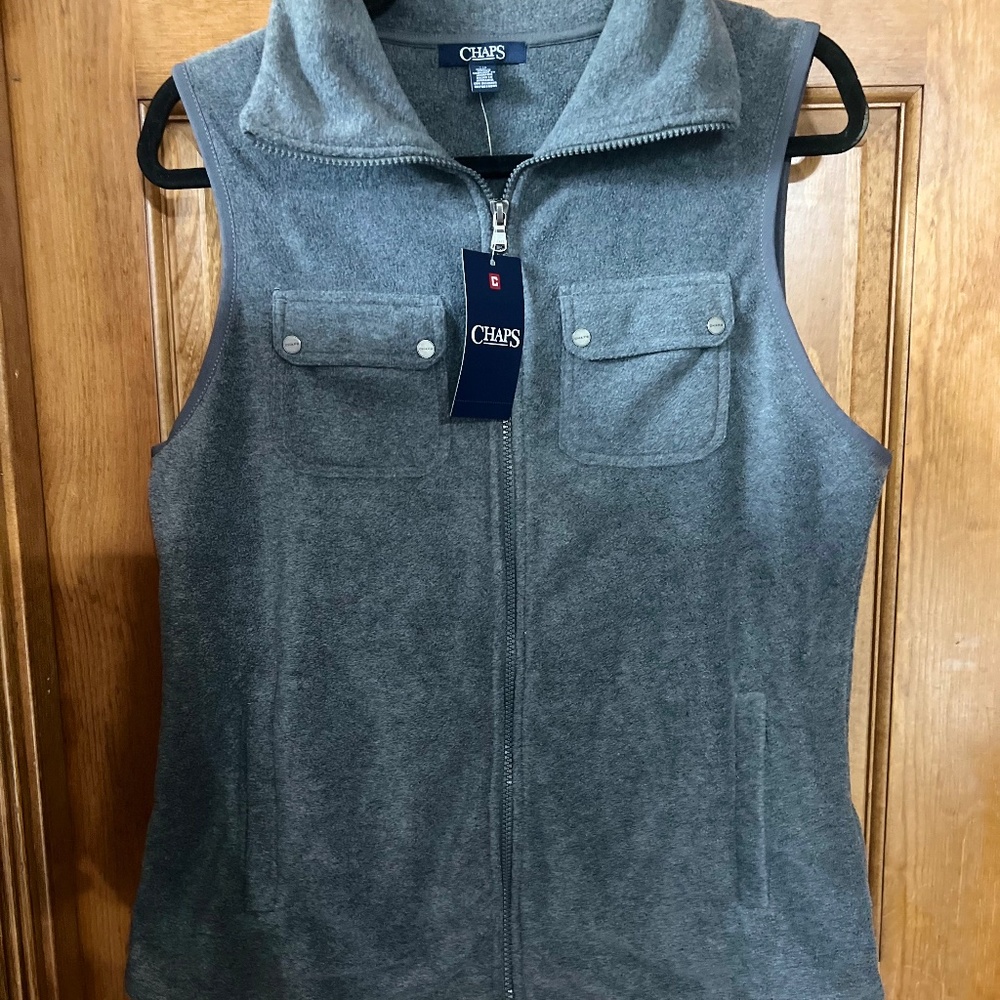 Women’s Soft Vest with Pockets  NWT